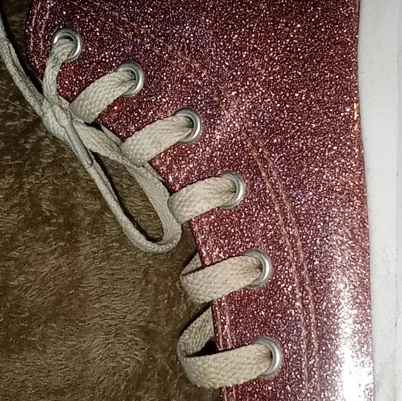 Converse - Picture 4 of 4